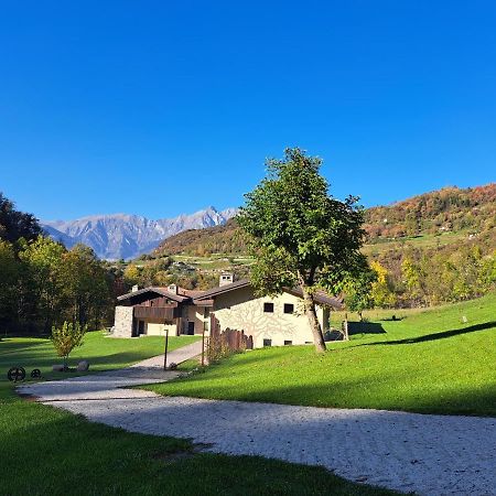 Quader Nidi Nel Verde Bienno Exterior foto